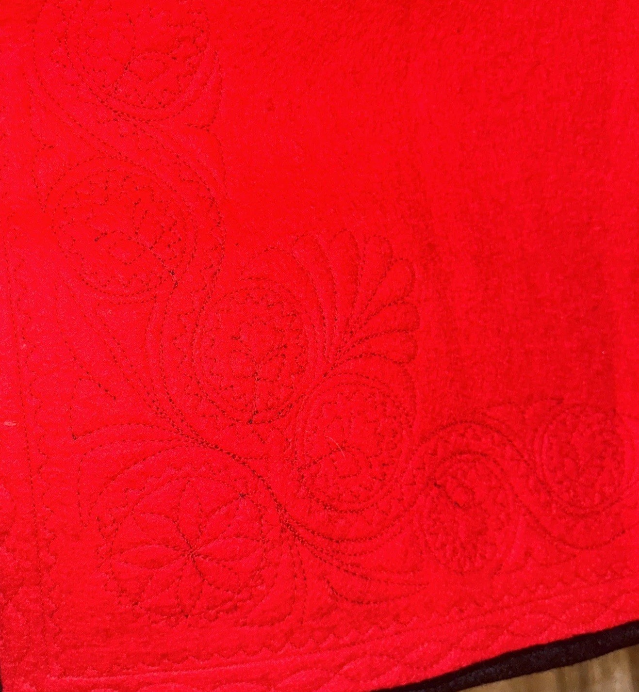 Vintage Unbranded Victorian Wool Cape Red Black Trim Embroidery Size 46 Hungary