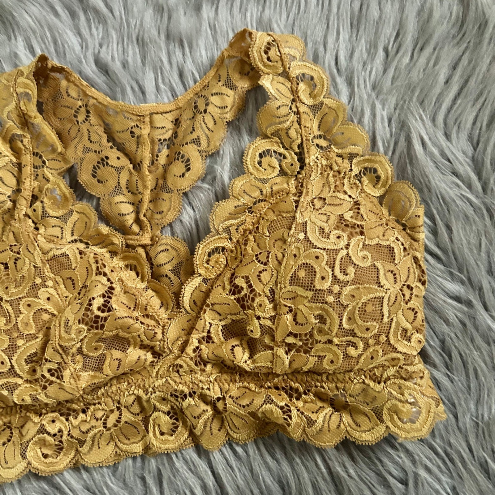AERO Wireless Racerback Bralette Womens Size Medium Yellow Floral Lace Bra