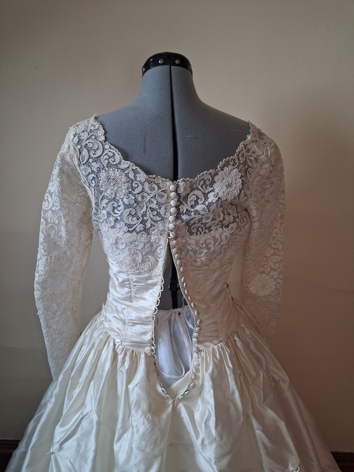 1950s Lace Wedding Dress Professionally Restored Sz S/M Gown W Accessories