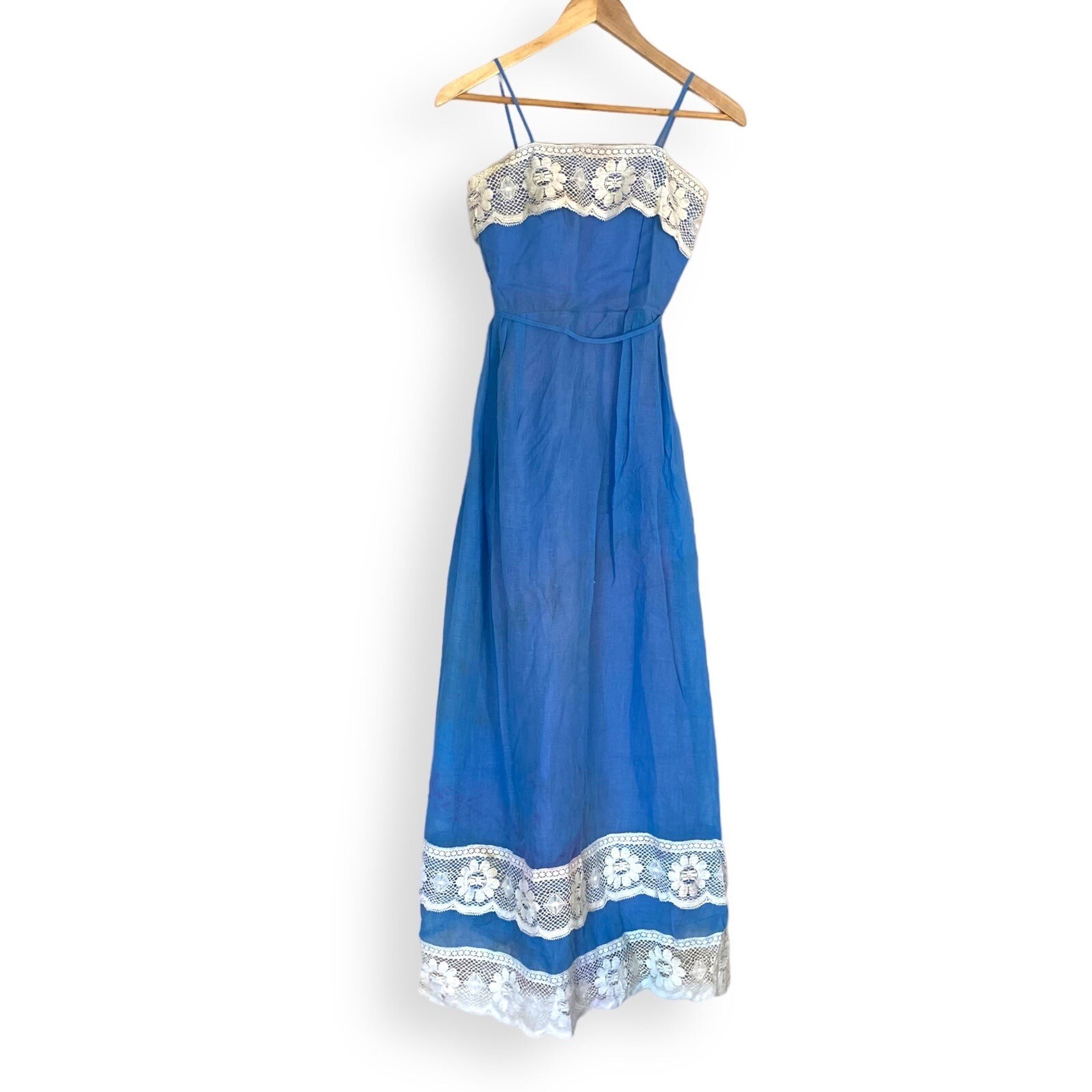 Vintage 1960s House of Bianchi Women&rsquo;s Lacy Blue Sleeveless Evening Dress