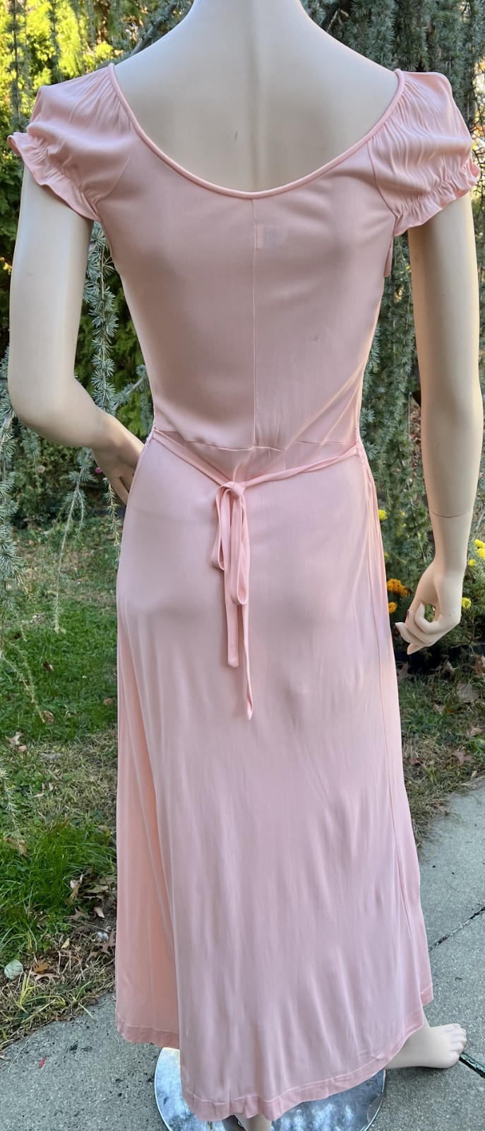 VINTAGE 1940&rsquo;s SEARS CHARMODE PEACH RAYON JERSEY SMOCKED NIGHTGOWN