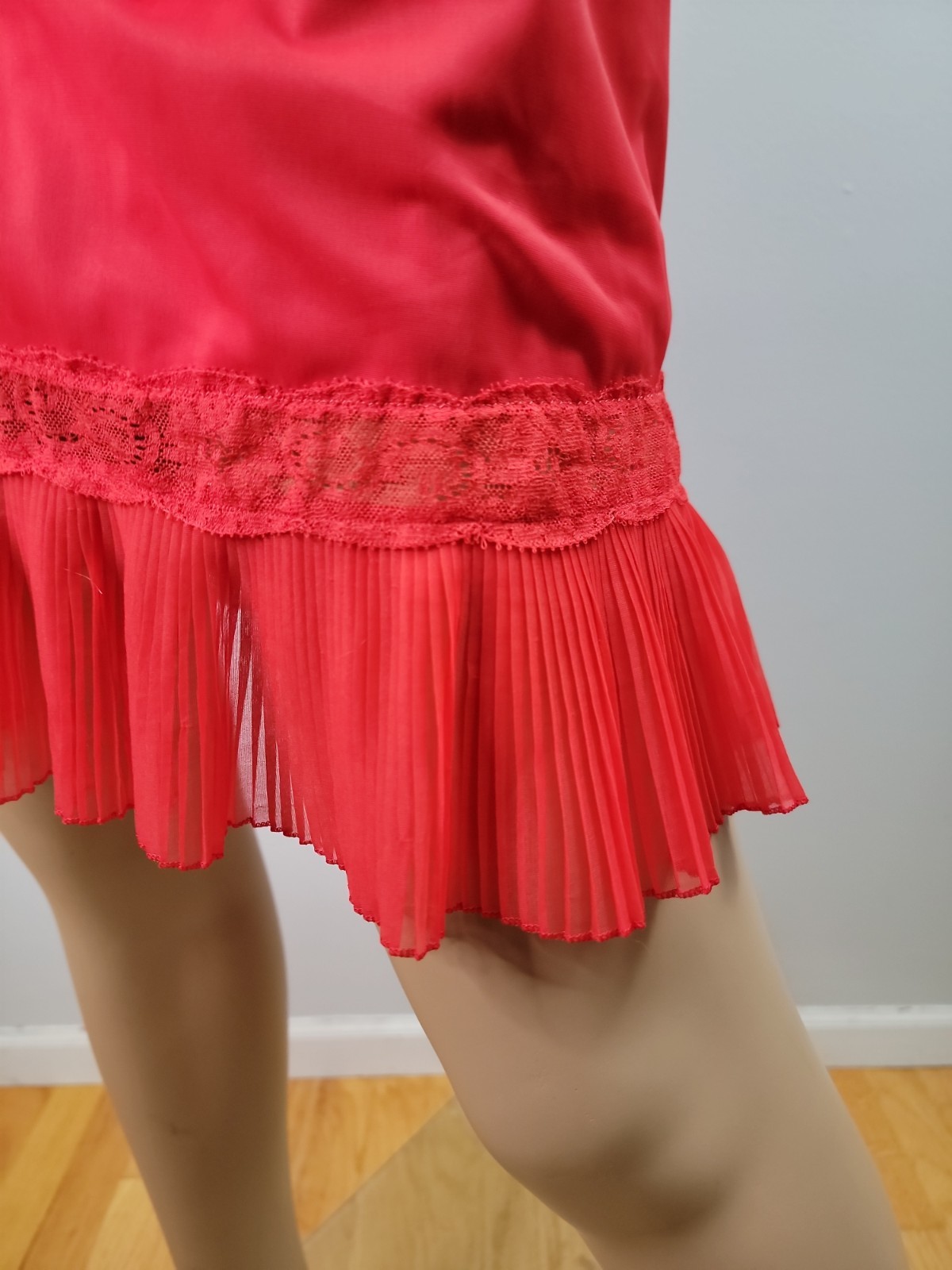 Vintage Charmode All Nylon Pillowtab Red Half SlipLace/Pleat/detail Size Small