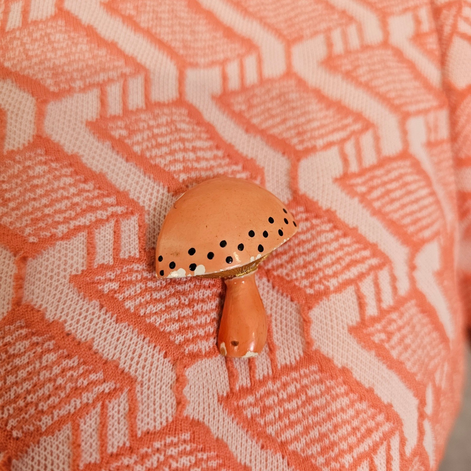 Vintage 60s Mod Peach Geometric Double Knit Shift Dress Mushroom Pin Mod GoGo