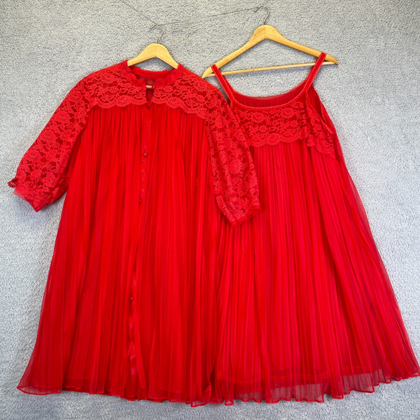 Vintage Sears Charmode Babydoll Pleated Lace Peignoir Robe Nightgown Set Medium