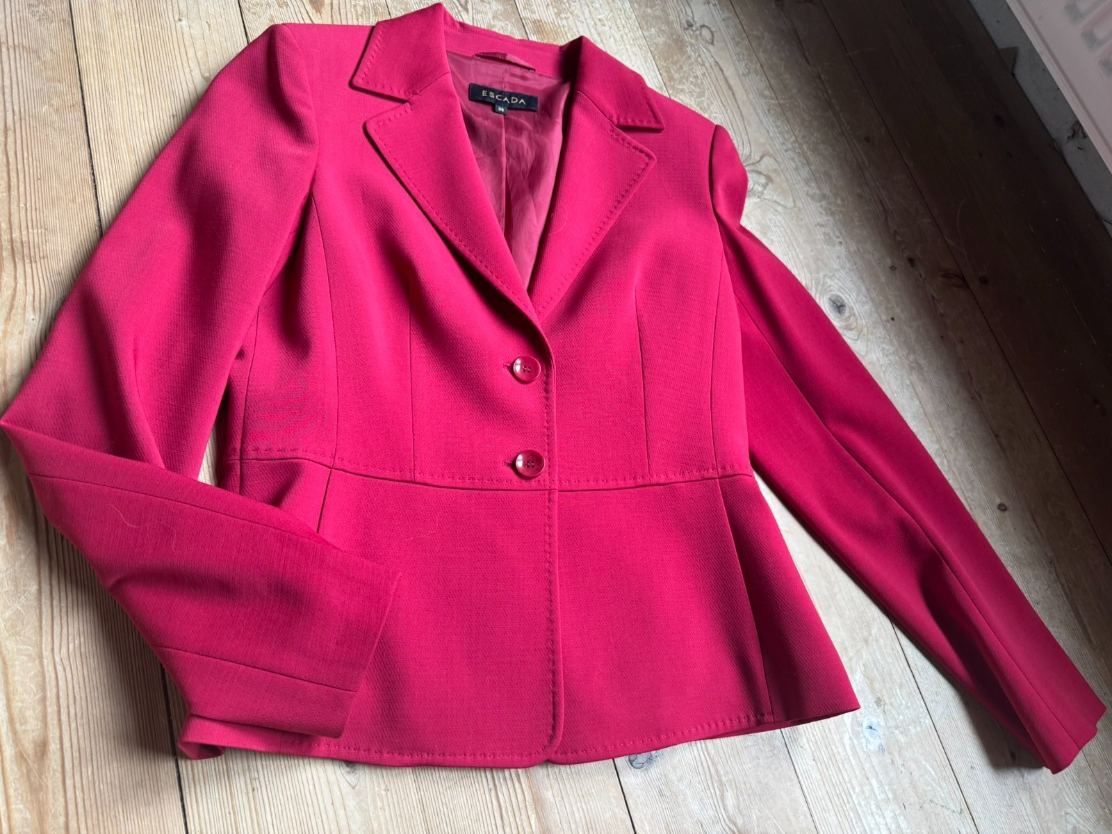 Escada blazer black cherry virgin wool peplum shoulder pads size 36 38 40 MINT condition