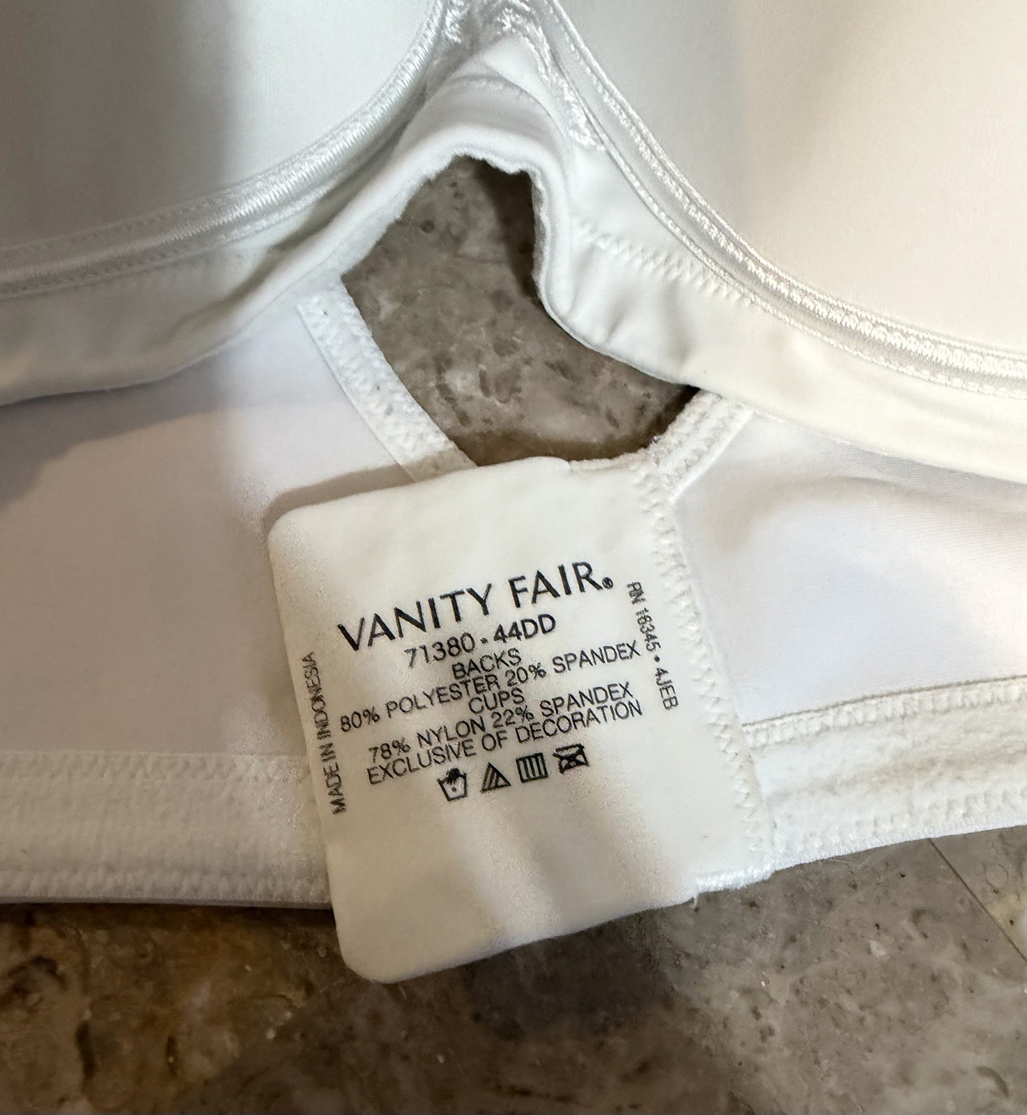 VINTAGE VANITY FAIR BRA! 44DD. WHITE