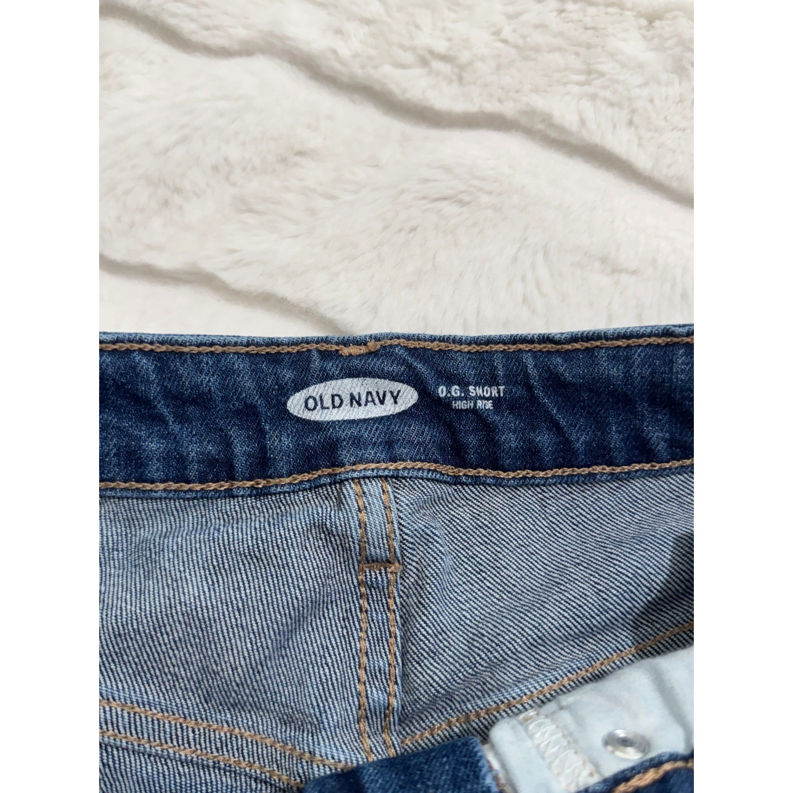 Old Navy O.G. High Rise Distressed Cuffed Denim Shorts Women&rsquo;s Size 4 Blue