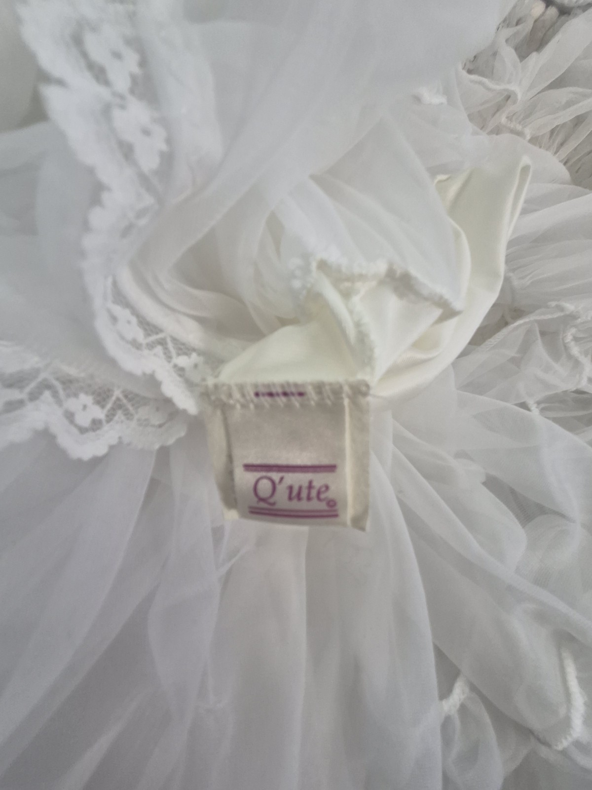 Vintage Authentic Q&rsquo;ute American-Made Petticoat Slip – Tiered Tulle & Lace( S)
