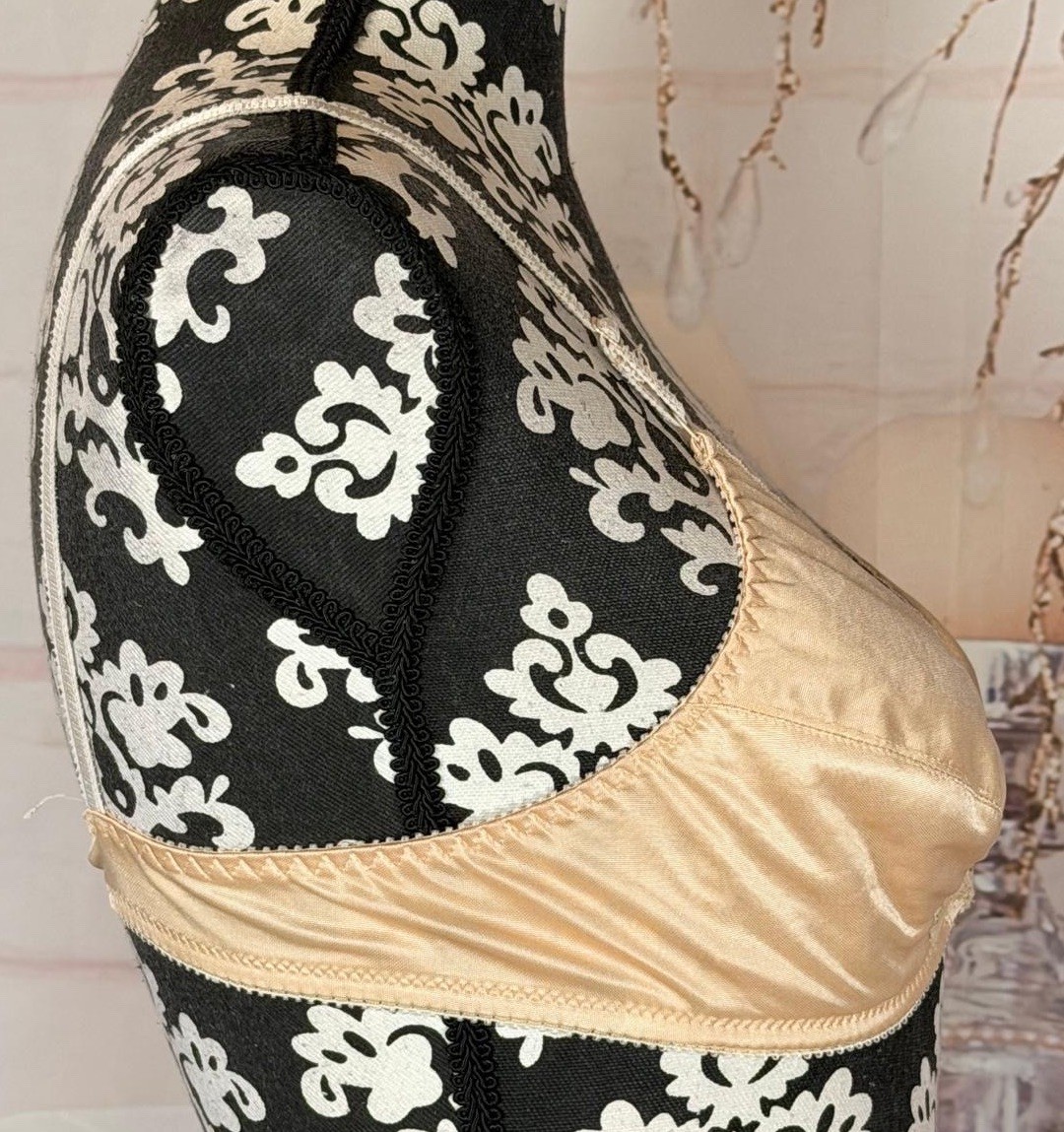 VTG 80’s Maidenform® PRETTY ME Beige Front Clasp Unpadded Wireless Laced Bra 36A
