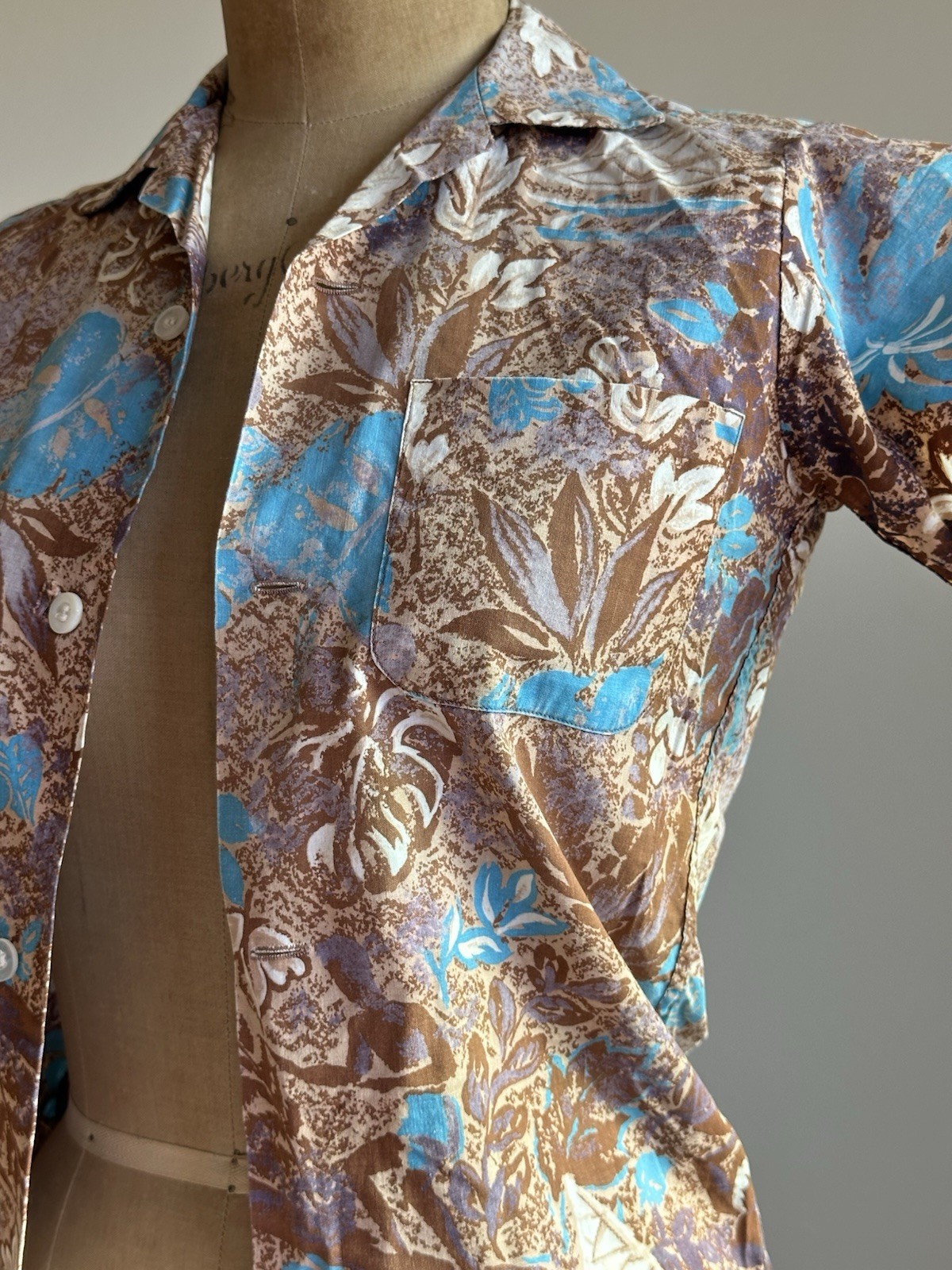 1940s Laguna Vintage Hawaiian Brown Blue Aqua Floral Surfer Button Up as is XS