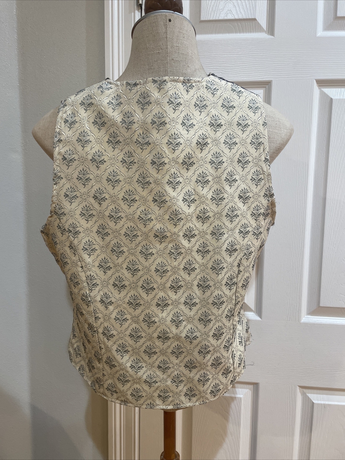 Vintage River Wearable Art vest Patchwork Floral Plaid 100% Cotton Lined M nwts