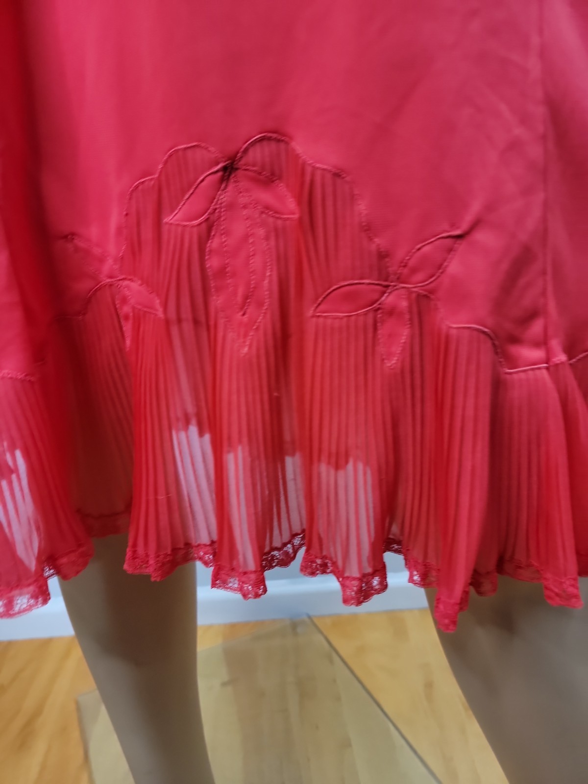 Vintage Charmode Tricot Nylon Red Full Slip Lace detail pleats Size 34