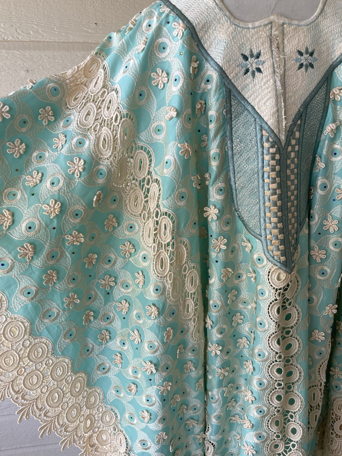 Vintage 1970s Teal Woman’s Floral Embroidery Bedazzled Caftan Dress – Unbranded