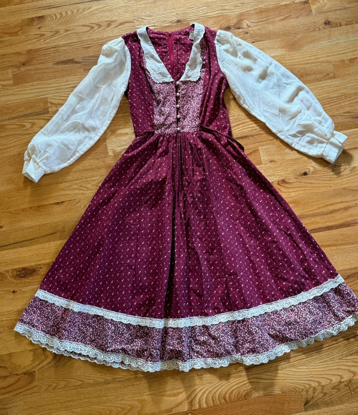 Vintage 1970&rsquo;s PRAIRIE FLORAL Romantic Dress Size 7/8 Unbranded Bee Darlin&rsquo;?