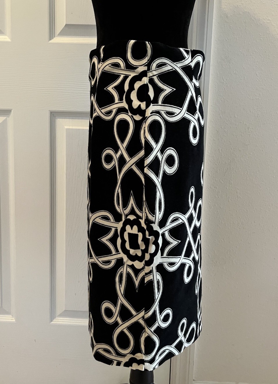 Vintage VERSACE Black & White Patterned Velvet Skirt, Made In Italy, Size 46