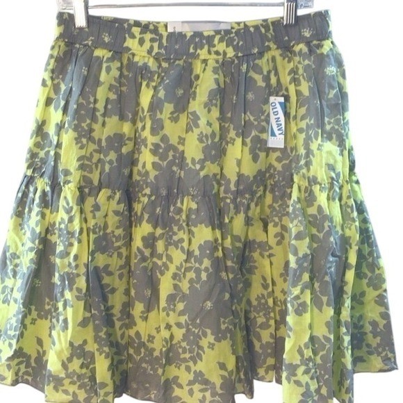 Old Navy Women&rsquo;s Tiered Floral Mini Skirt Yellow Gray Size Small NWT