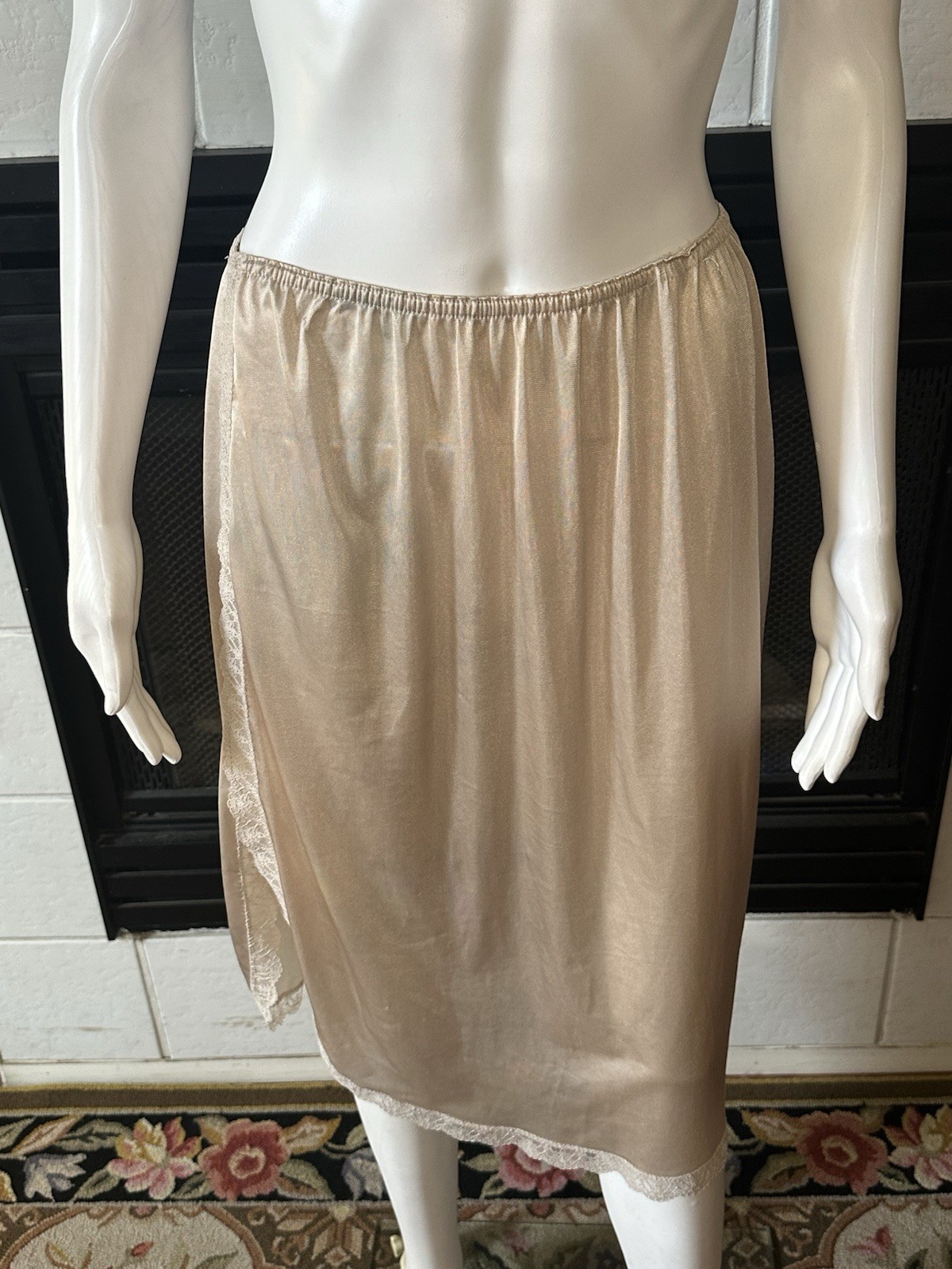 VTG Tan Skirt Half Slip Half Med Flair Union Made Tag Length 26” Waist 26”-28”