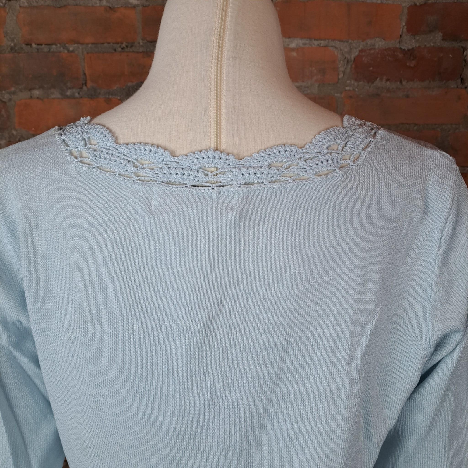 VTG Kikit Pullover Sweater Crochet Trim Light Blue Long Sleeves Size M