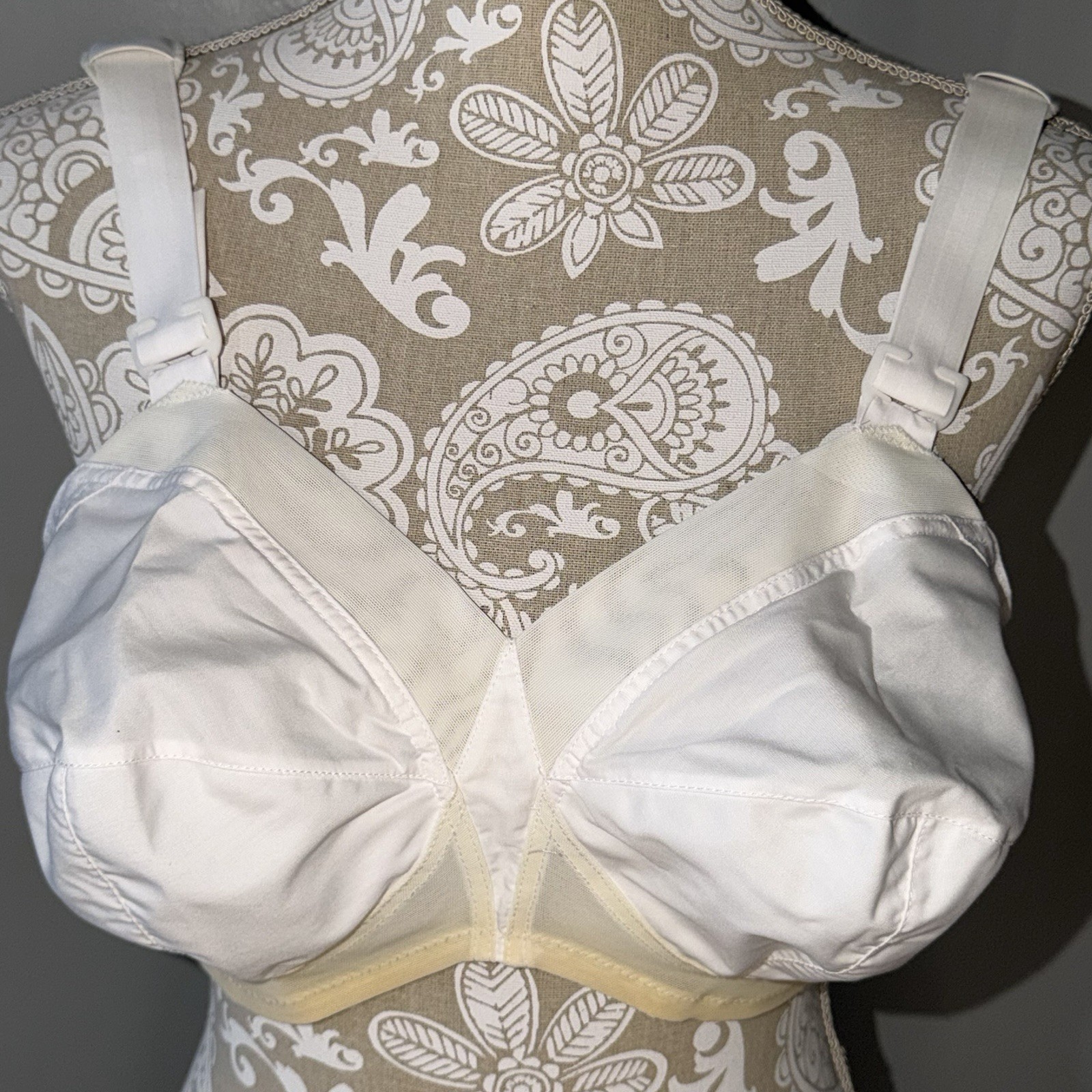 Vintage Playtex Exquisite Form Bullet Bra / 40C White / Style 532 Wireless