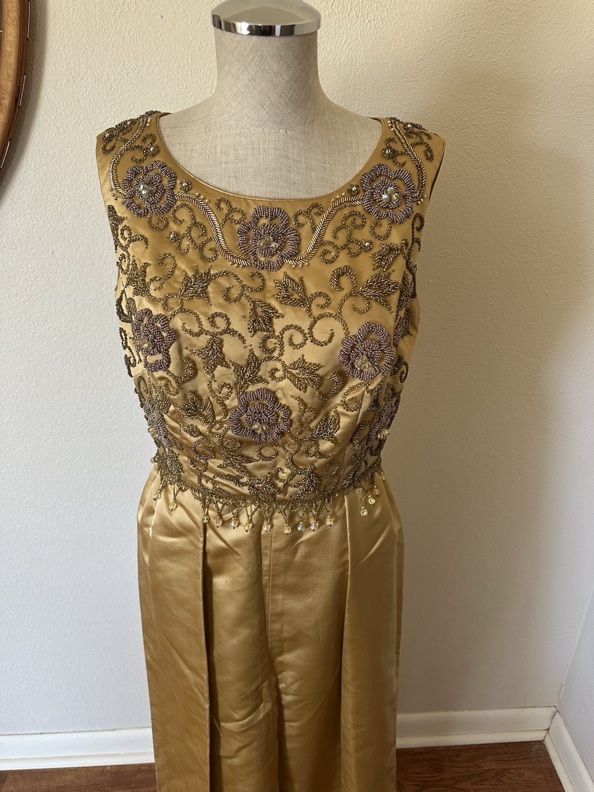 Elegant 1960&rsquo;s Lavishly Beaded Silk Evening Gown Dress Small