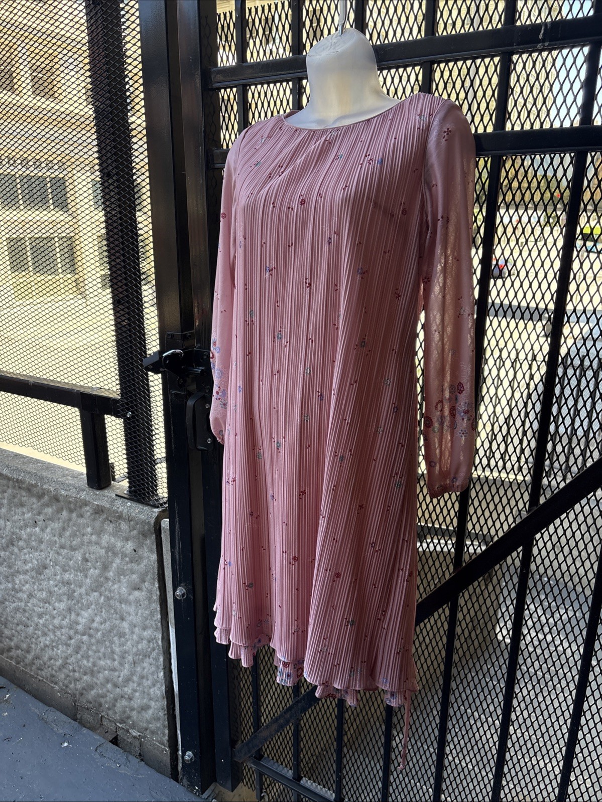Gorgeous Hal Ferman belted and Pleated Pink Frock Vintage, Flowy, Classic 60s 💖