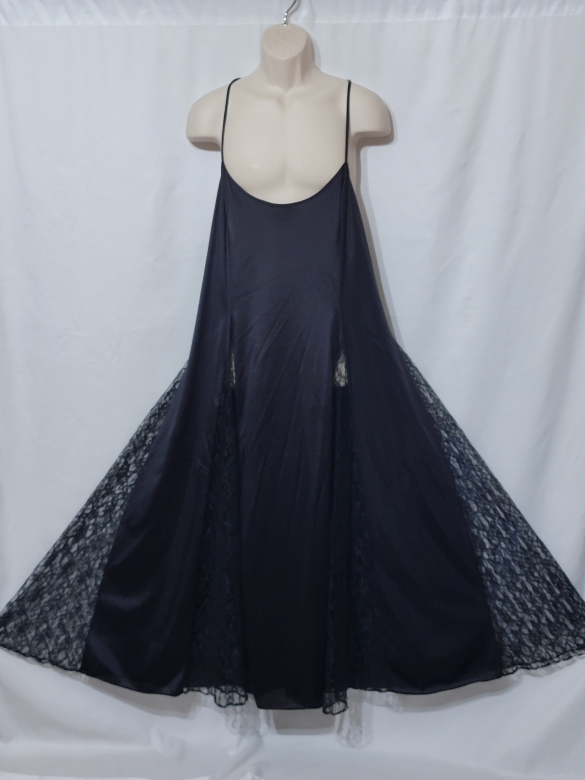 VINTAGE PETRA FASHIONS BLACK NYLON NIGHT GOWN FULL SWEEP SPLIT LACE PANELS 3X