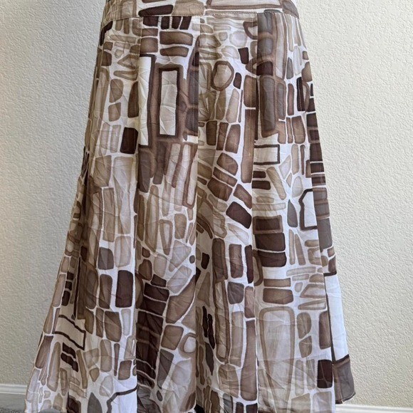 Relativity 90s brown and cream skirt with abstract print.