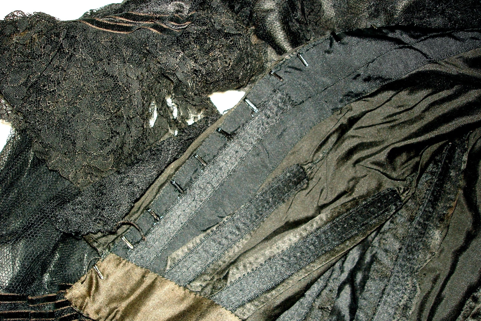 Outstanding Victorian Top Bodice completly covered with Chantilly Lace