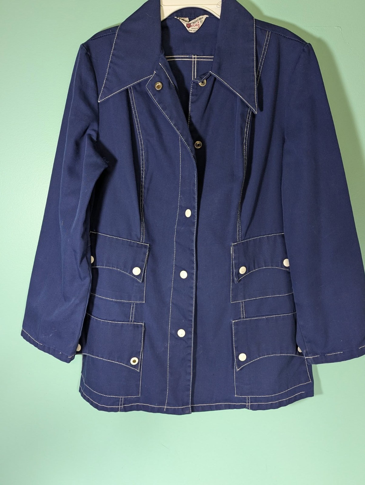 Berni woman&rsquo;s Button Up blouse Made In Hong Kong Vintage