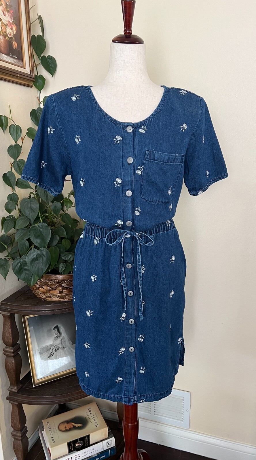 Newport News Vintage Denim Embroidered Flower Dress sz 10