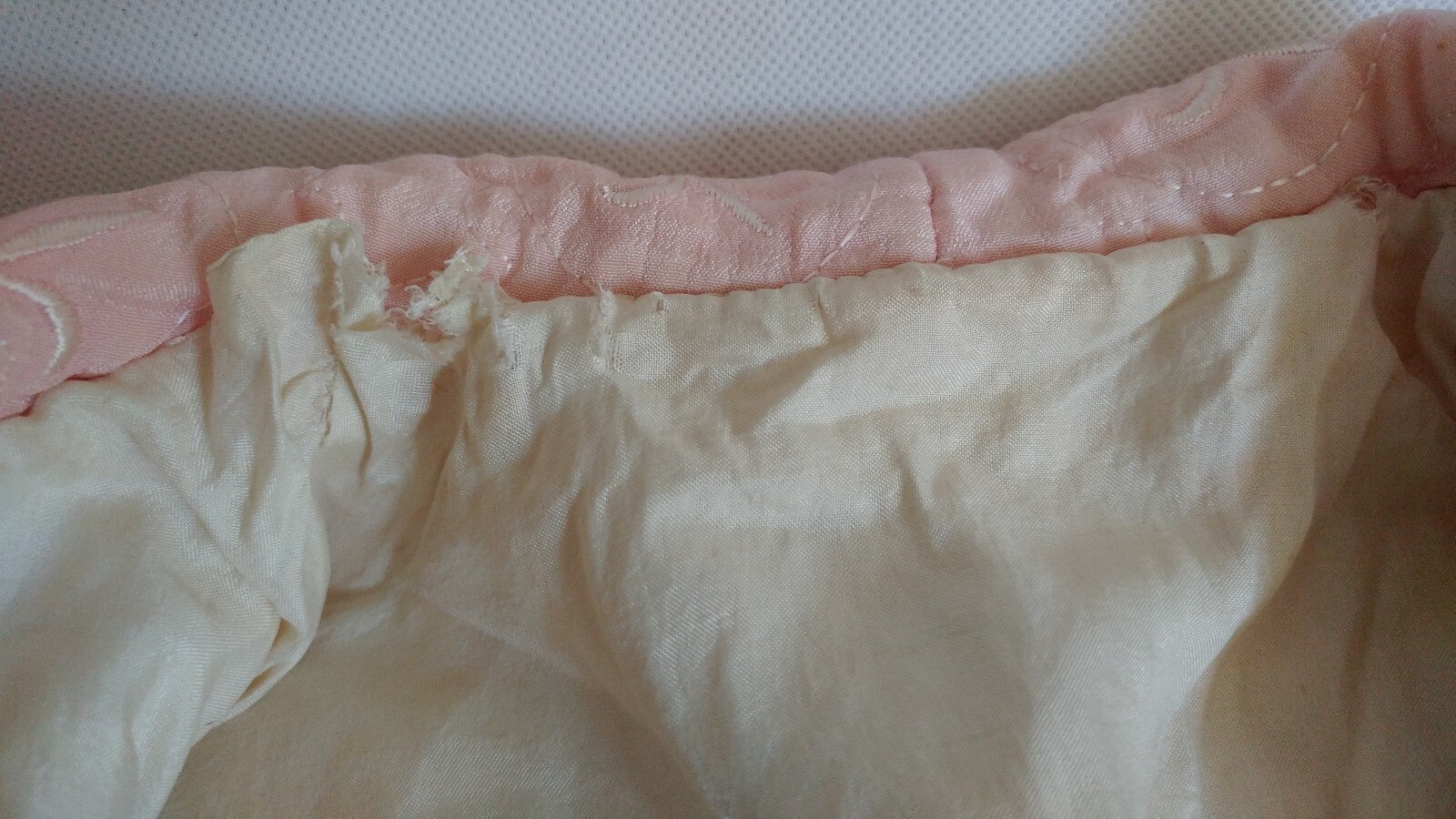 Antique Silk Lined Bed Jacket Pink Quilted & Embroidered Lingerie 28-29in chest