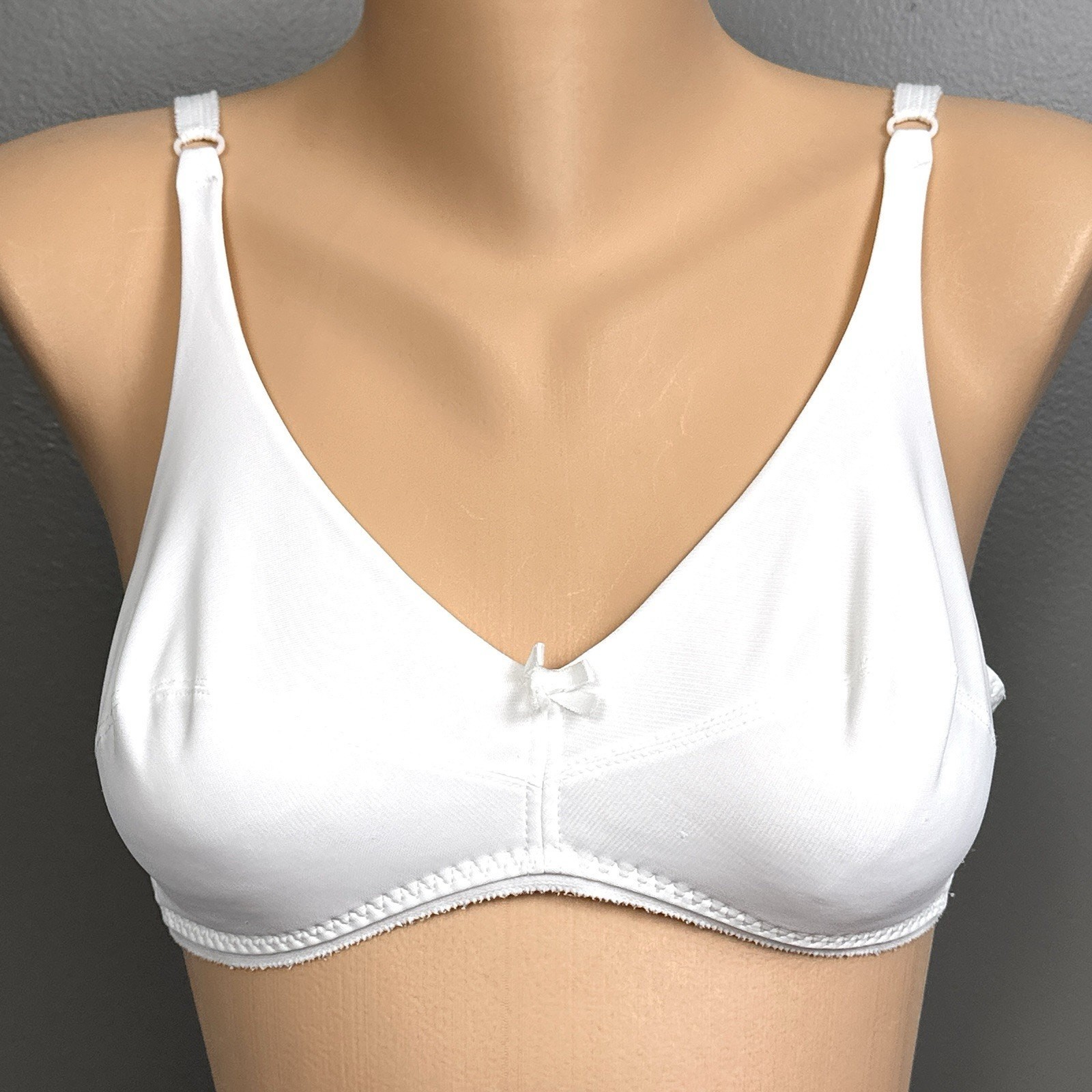Vintage Warner&rsquo;s The Real McCoy Wireless Bra Size 34B White 1295 Fiberfill Lined