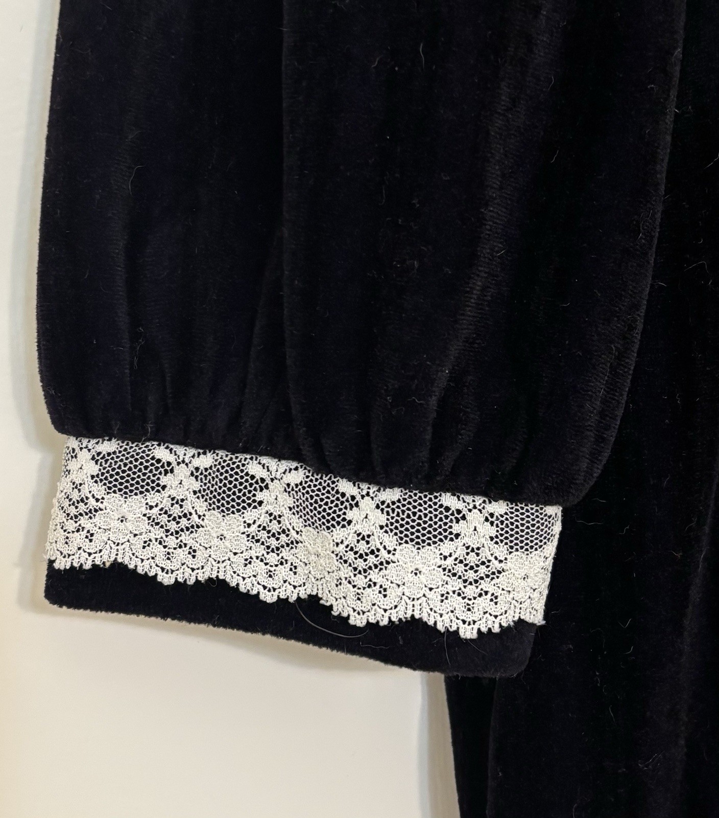 Vintage Lace Trimmed Bathrobe Ruffled Collar Black Velvet Washable, Granny Core