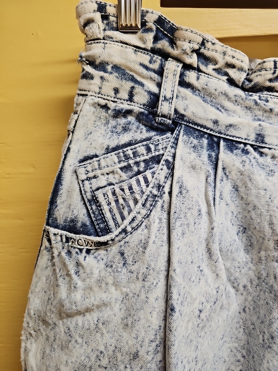 POWER – Acid Washed Tapered Paprr Bag High Waist Jeans, Womens 13/14 FUN & FUNKY