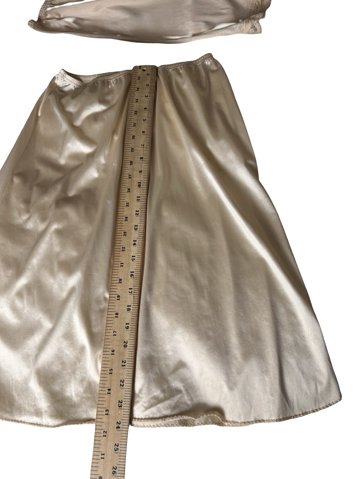 2 VTG Vanity Fair Half Slips Undergarment Size M/L Beige Cream Loose Fitting