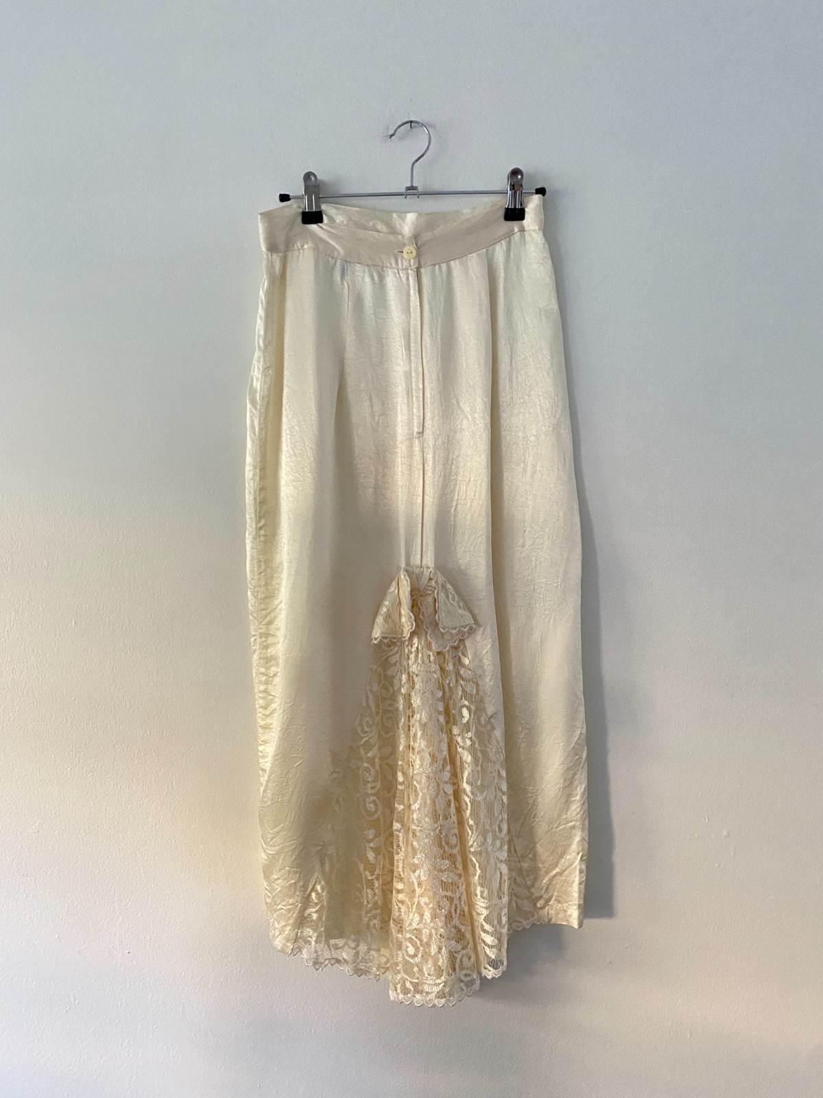 Vintage Cream Satin Midi Lace Bow Back Skirt Coquette 1990s 24&Prime; Bride