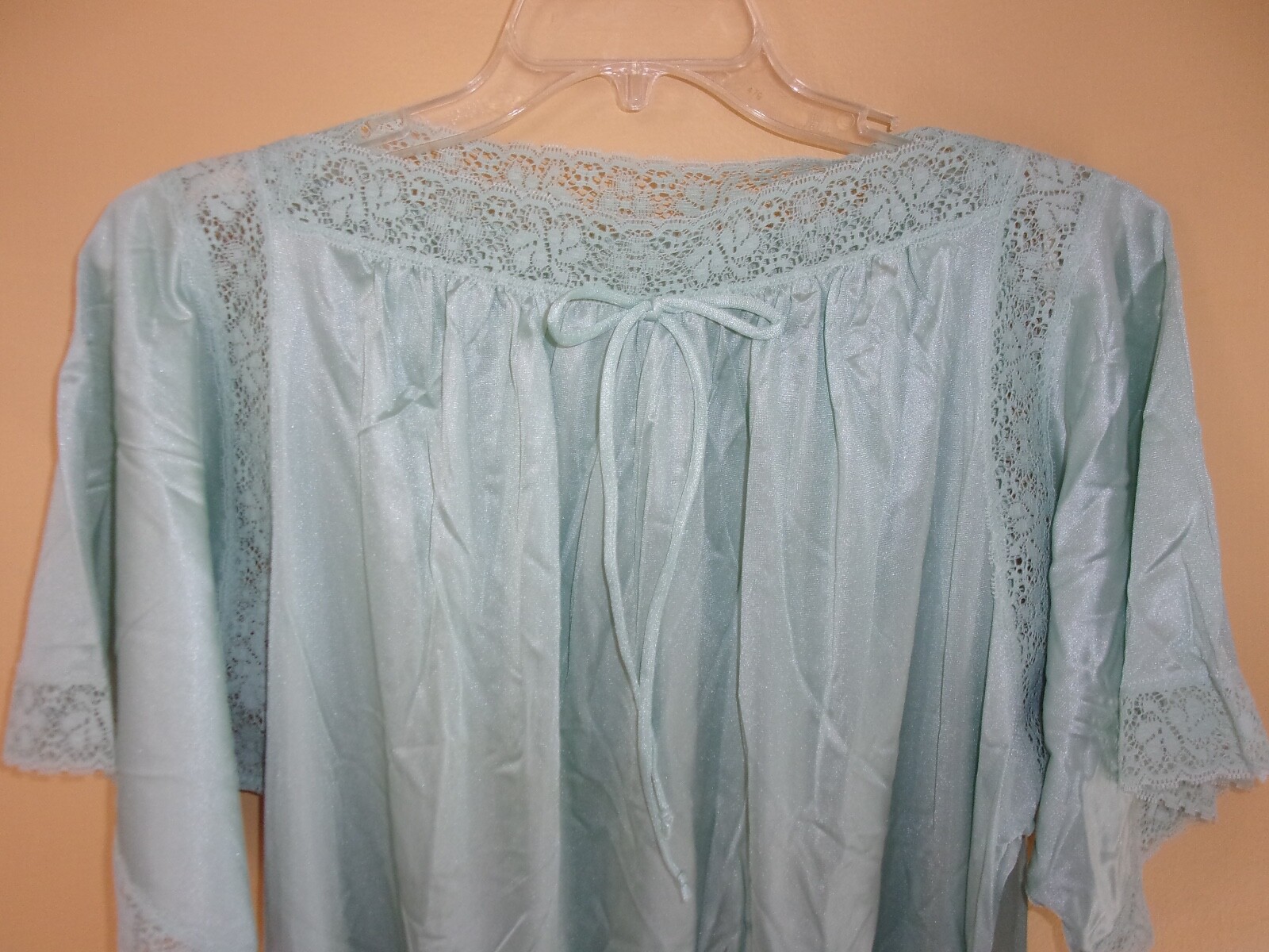 Val Mode vintage light green long nylon nightgown sz Medium 52&Prime; length NWT NOS