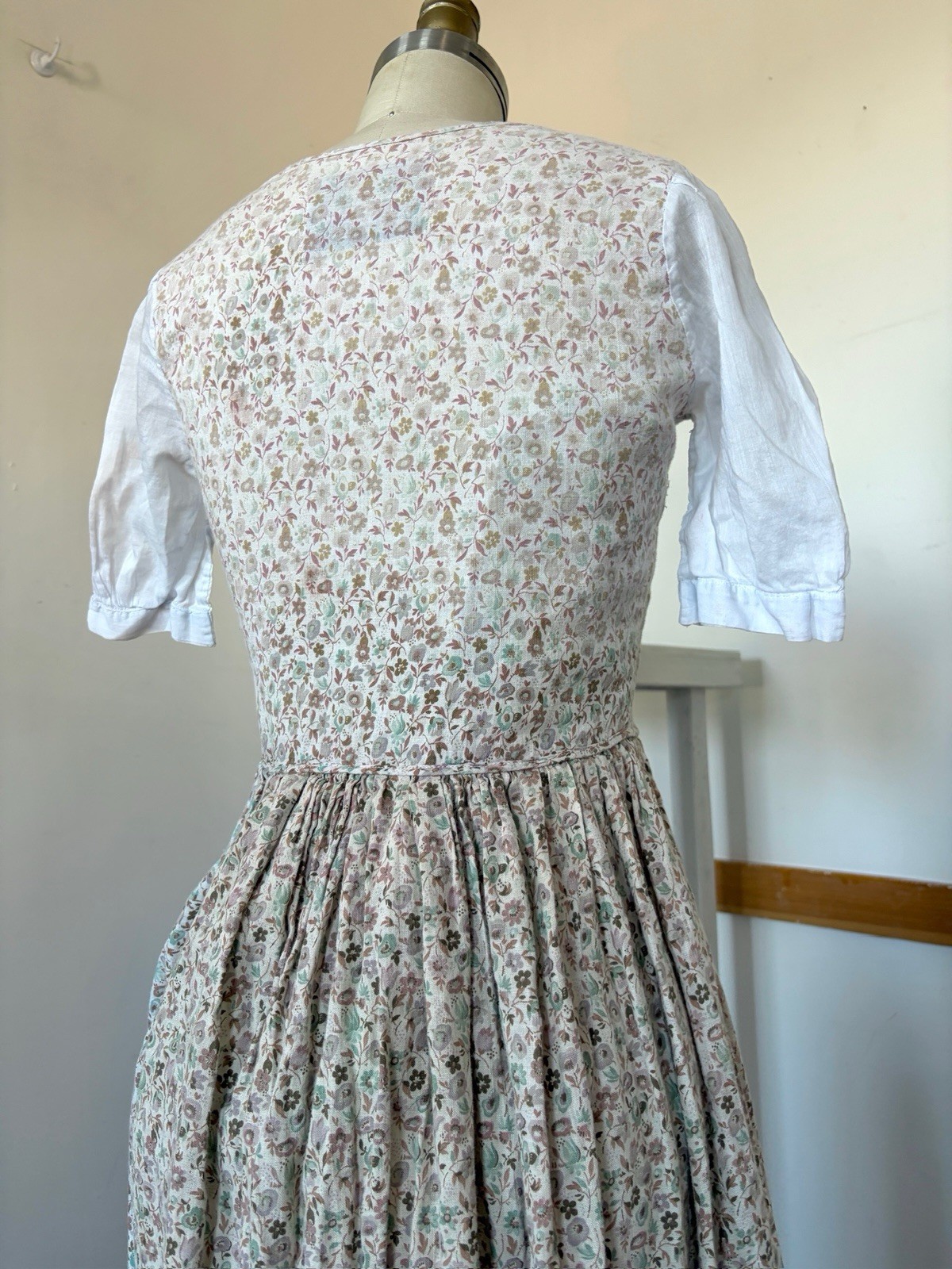 Antique 1932 George Washington Bicentennial Floral Cotton Colonial Costume Dress
