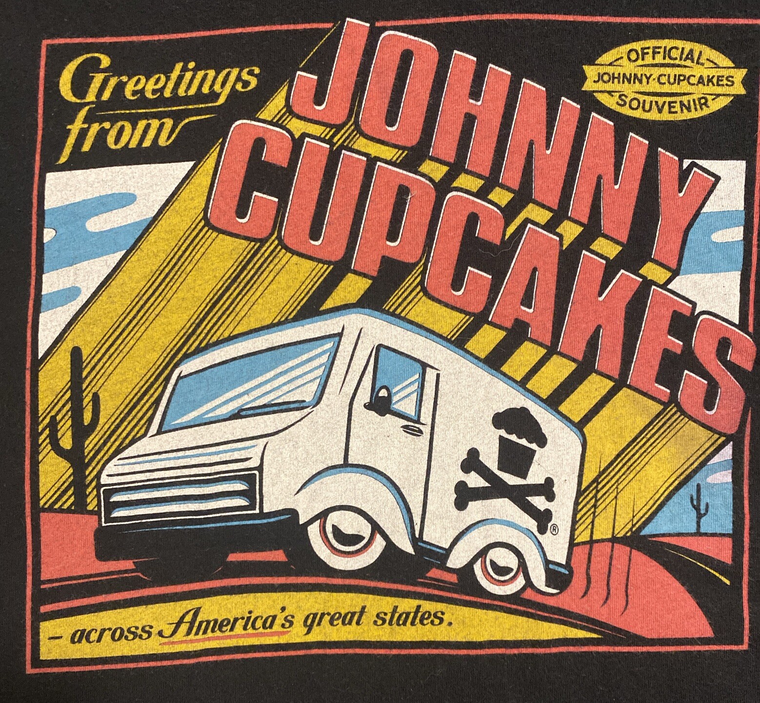 Vintage Johnny Cupcakes Suitcase Tour Exclusive T-Shirt 2010 Sz Large Women’s
