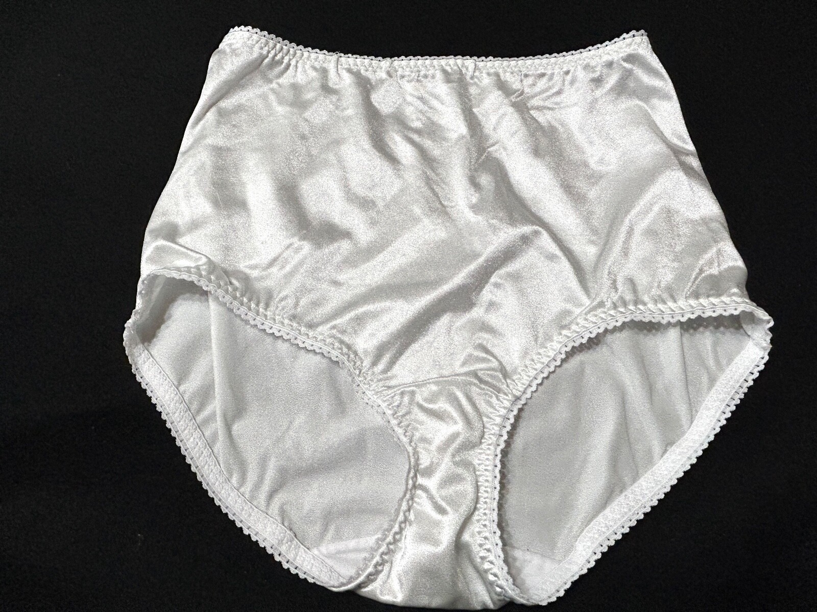 Vtg VANITY FAIR 40301 Satin Second Skin Light Control L / 7 White Brief Panties