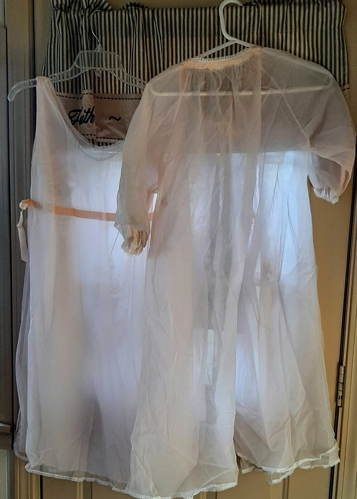 Vintage 2pc Set Double Layer Peach Seamprufe Nightgown & Robe size 32