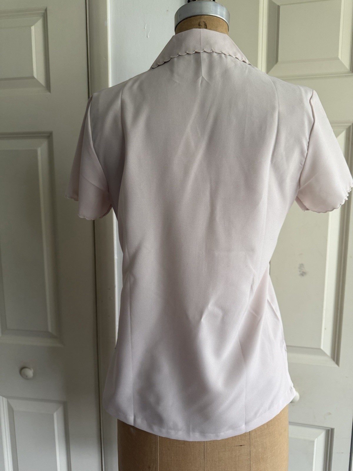 Vintage Daffodil China Hand Embroidered Blouse Short Sleeve Pale Taupe Fits XS/S