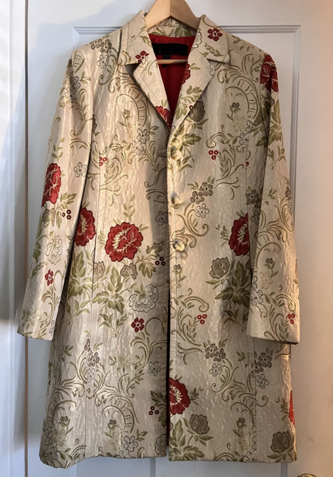 Vintage Women&rsquo;s Brocade Jacket/Coat, Oyster brocade fabric in red, green & gold