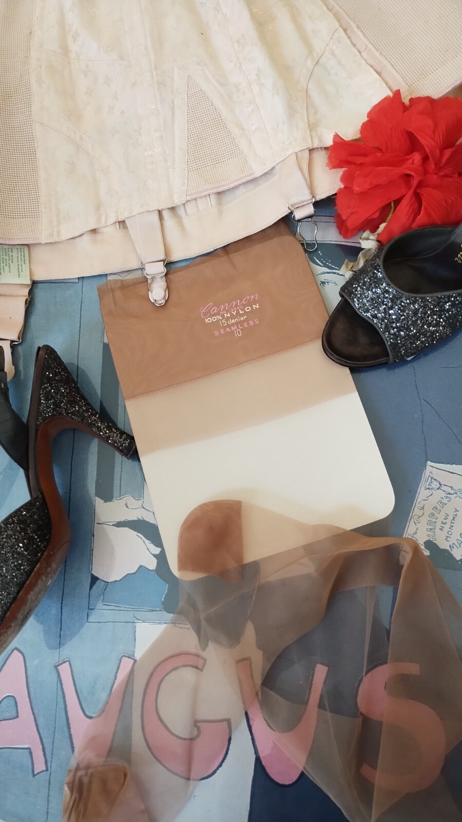 CANON vintage stockings – 15 Den Flat Knit seamless nylon – size 10M 33&Prime;