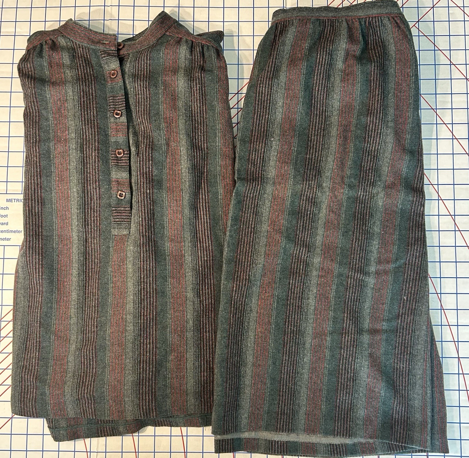 Vintage RARE Pendleton 60s 2 PC 100% Wool Skirt Suit Set Outfit 32IN Waist (M/L)