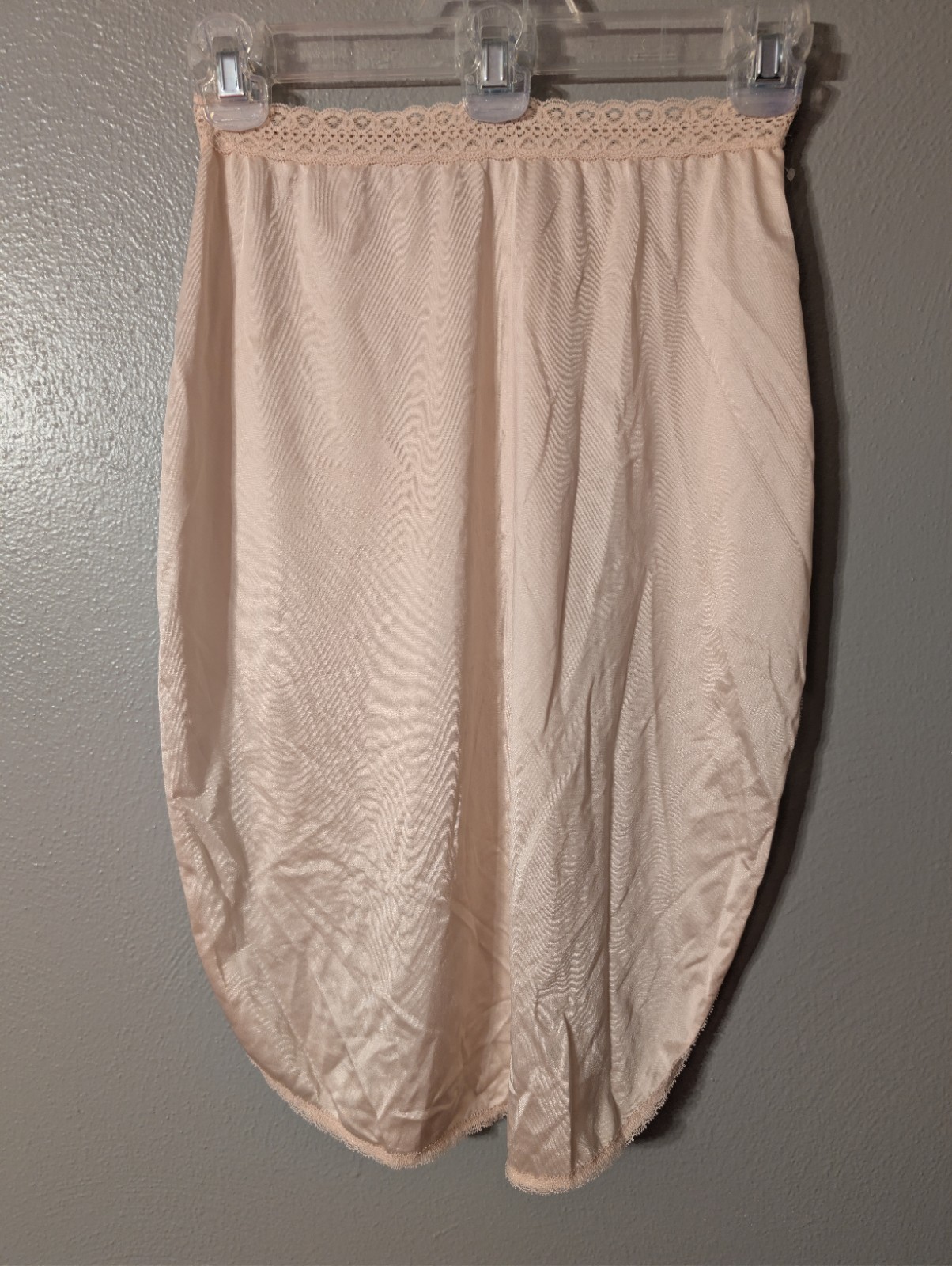 Vintage Lorraine Half Slip Extra Small Nude Pink Lace Trim Nylon Mid Slit XS