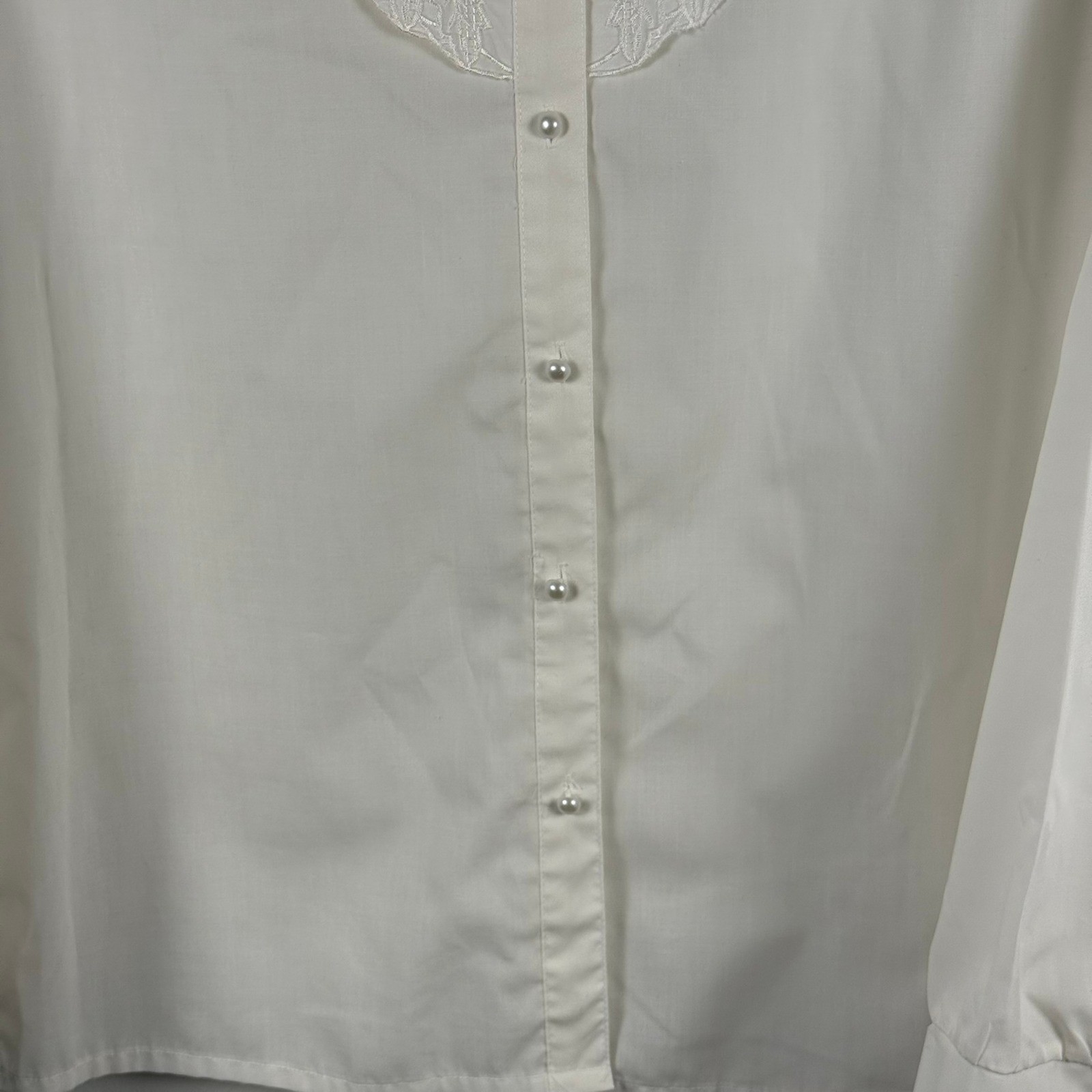 Perspective Classic Classique Vintage White Lace Bib Pearl Button Blouse Medium