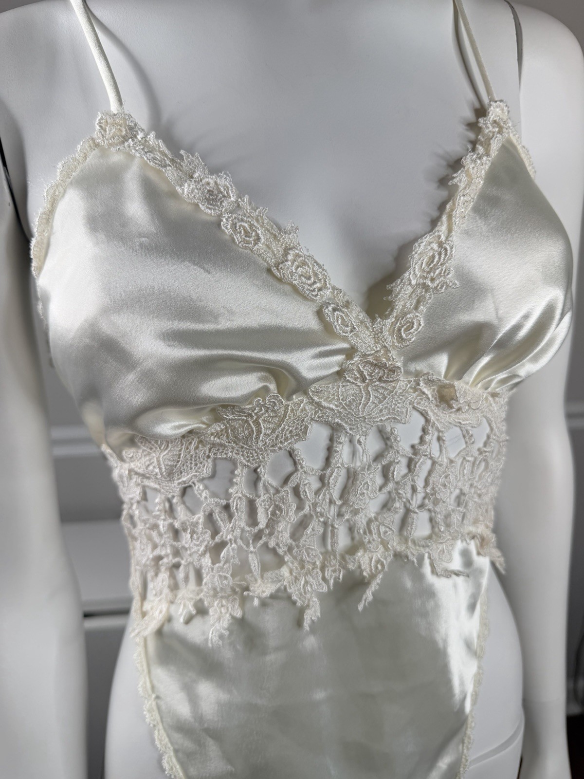 Vintage Fantasies by Morgan Taylor Bodysuit Teddy sexy satin Negligée L Ivory