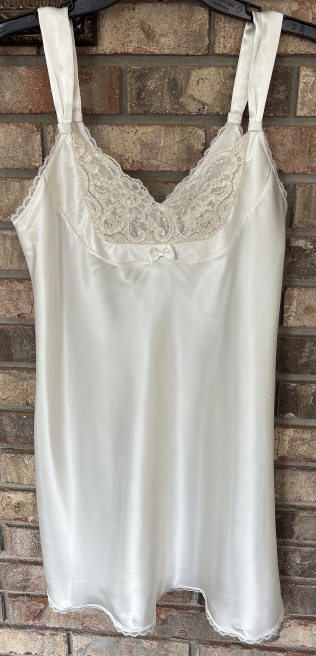 Vintage Jones New York Ivory Bridal Liquid Satin Nightgown Chemise Medium