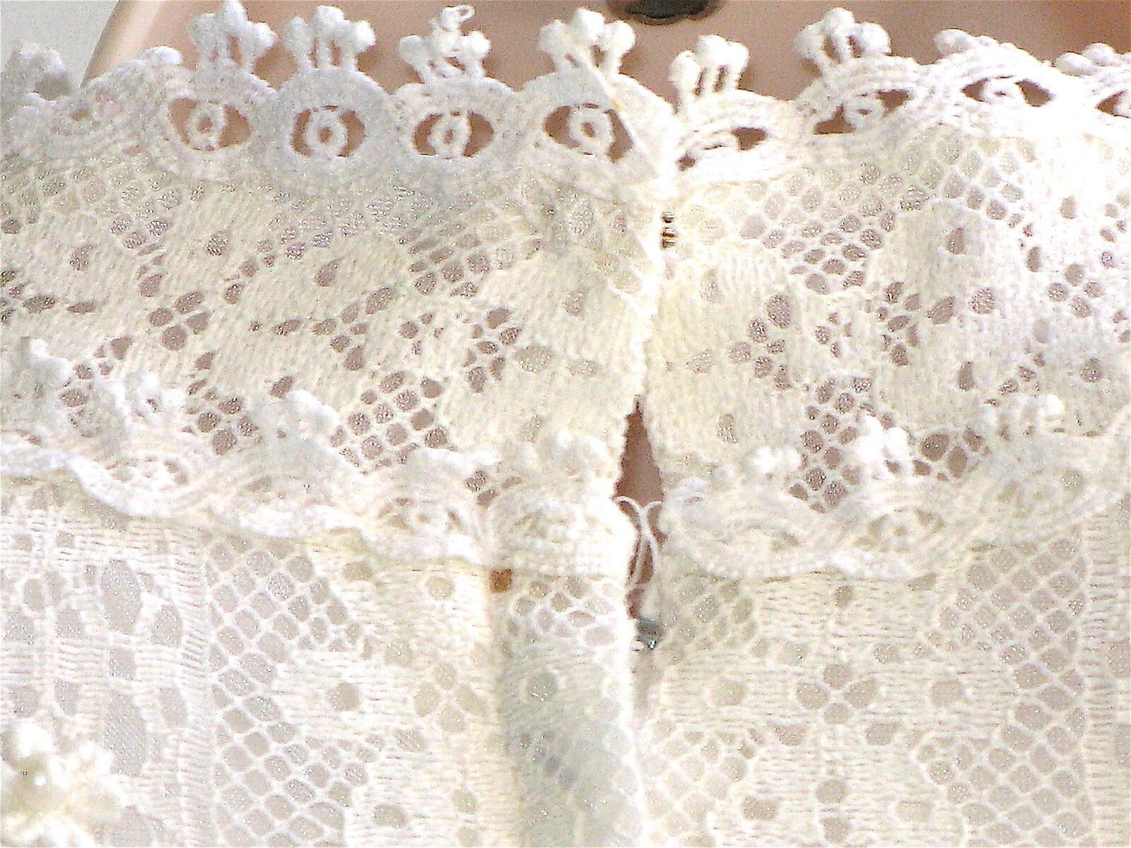 Vintage 1973 Prof.-Made Prairie-Style Lace & Chiffon Wedding Dress w/Train, S